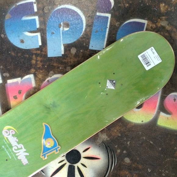 Sailor Moon Primitive Skateboard - Picture 5 of 6